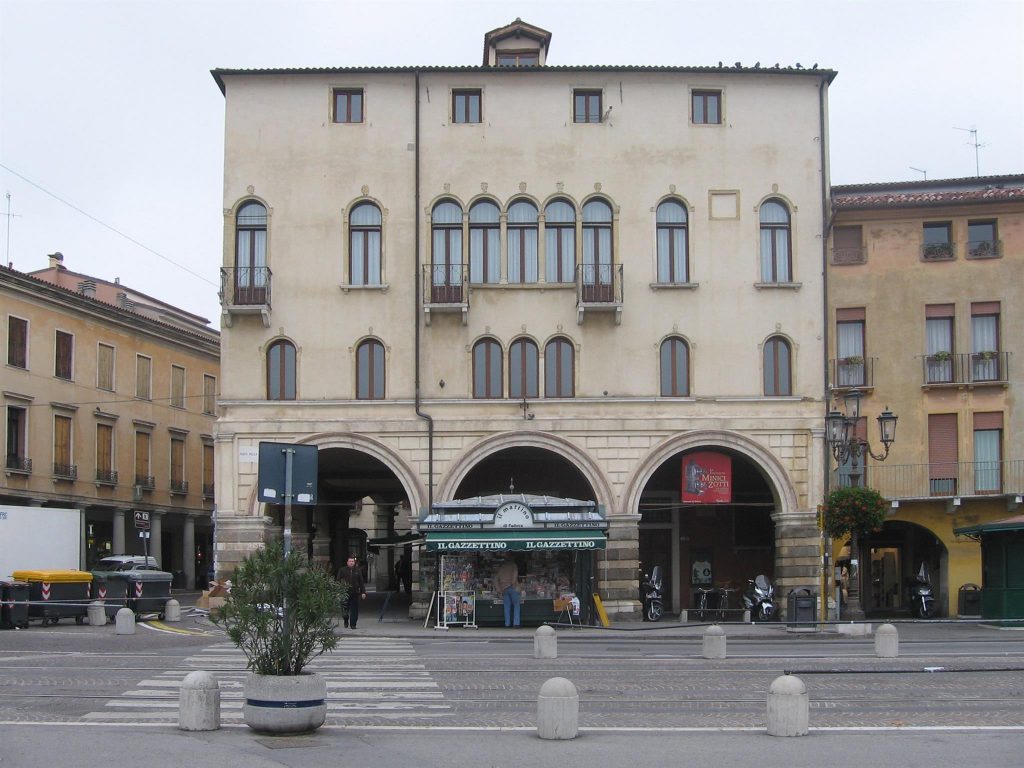 Palazzo Angeli con Museo preCinema.