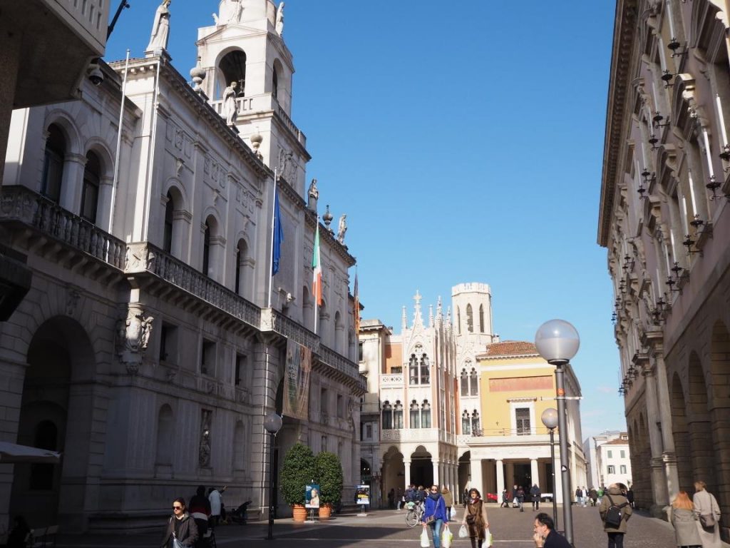 Palazzo Moroni 1