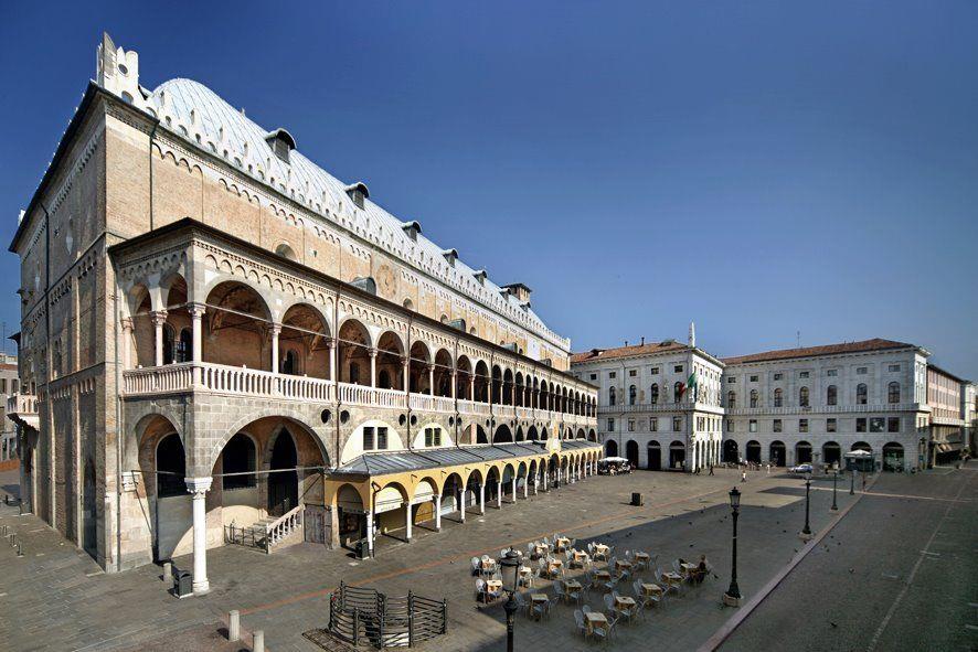 Piazza_delle_Erbe_a_Padova